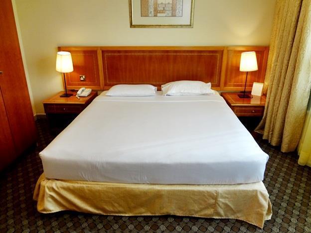 Emirates Plaza Hotel Abu Dhabi Ngoại thất bức ảnh