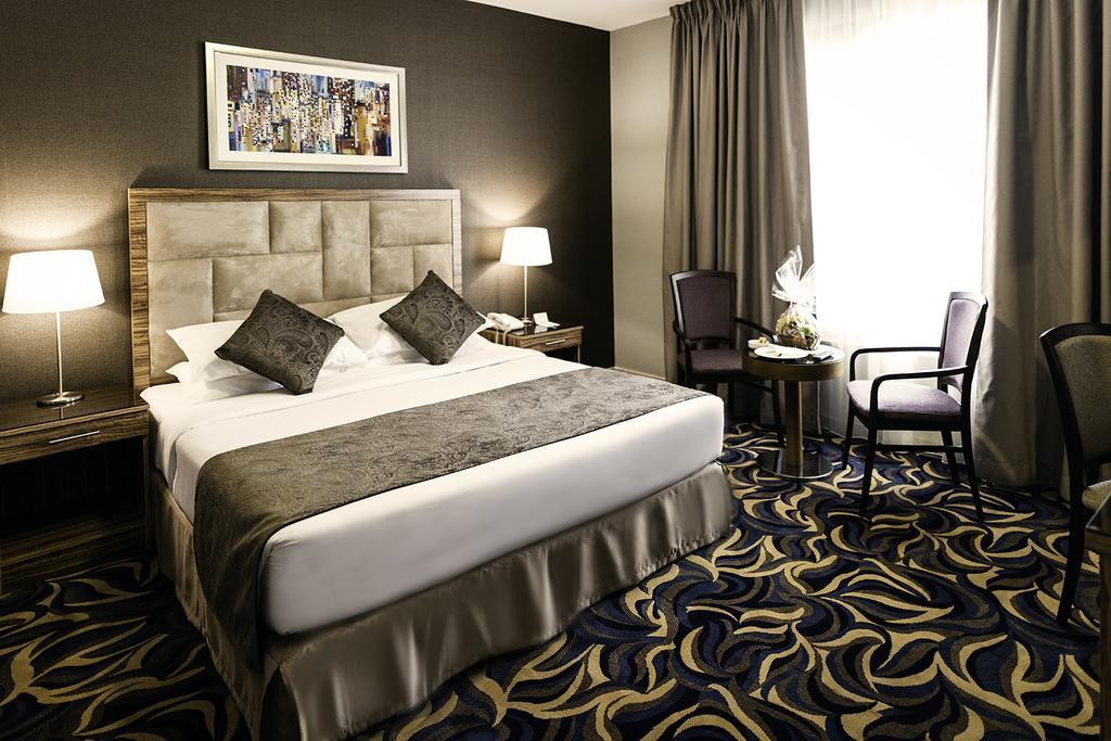 Emirates Plaza Hotel Abu Dhabi Ngoại thất bức ảnh