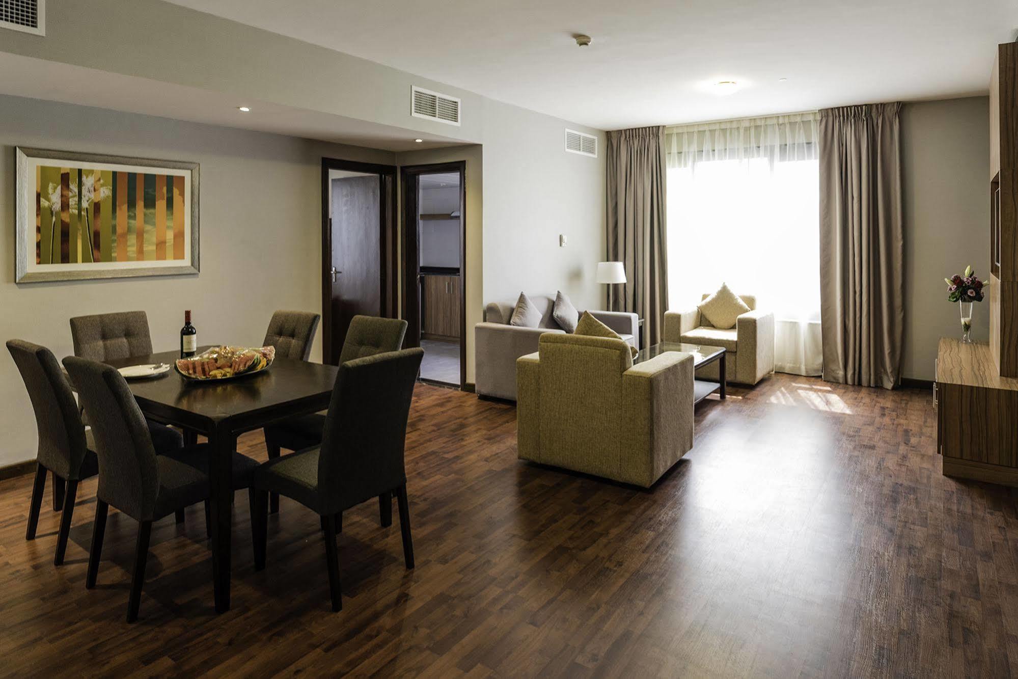 Emirates Plaza Hotel Abu Dhabi Ngoại thất bức ảnh