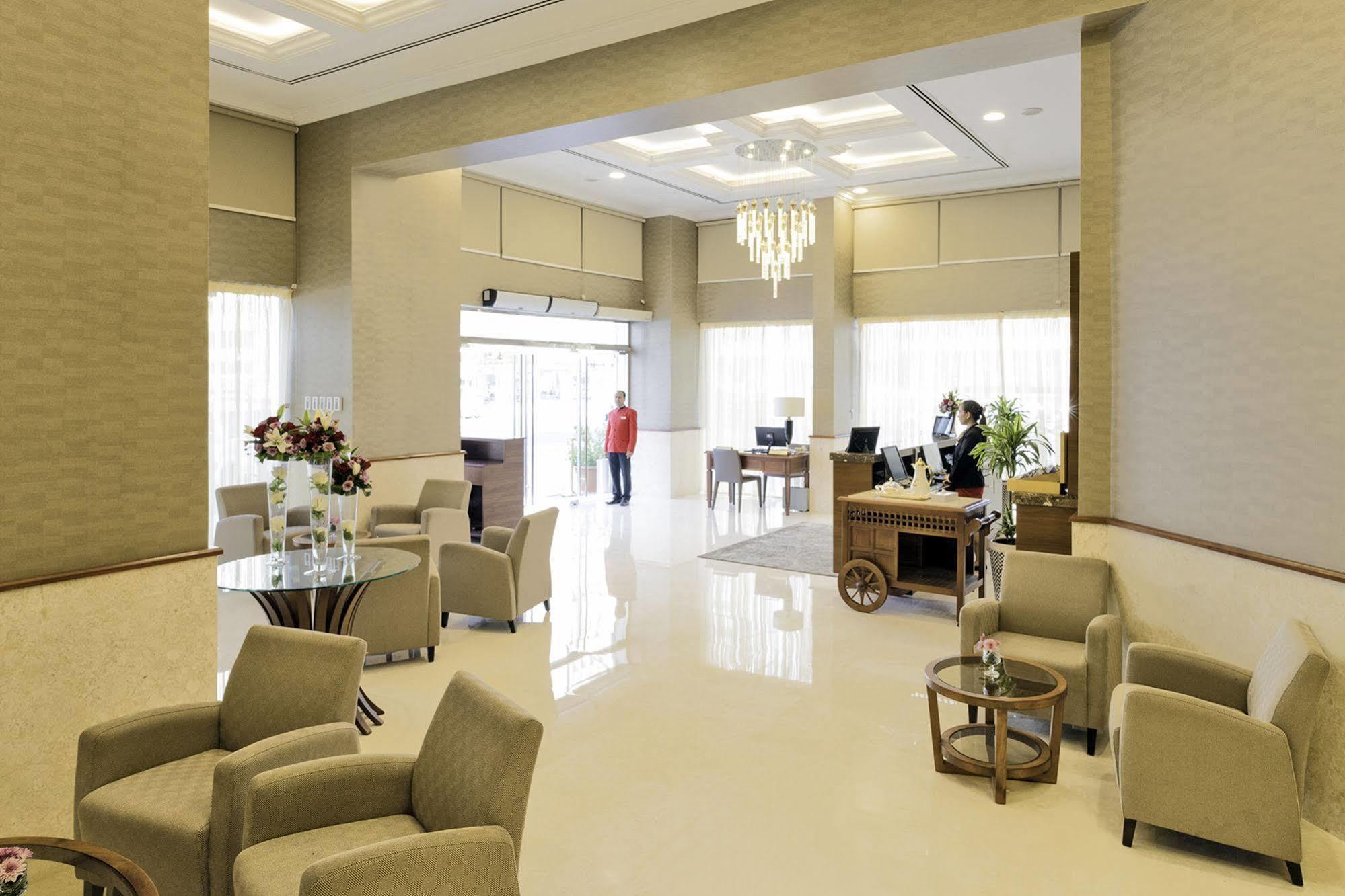 Emirates Plaza Hotel Abu Dhabi Ngoại thất bức ảnh